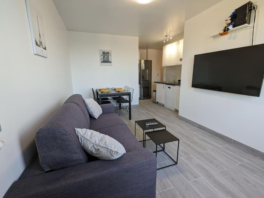 Appart Tout Confort Tres Proche Rer A Torcy  Exterior photo